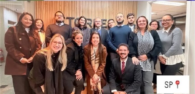 Equipe de escritório de advocacia em São Paulo após turma corporativa